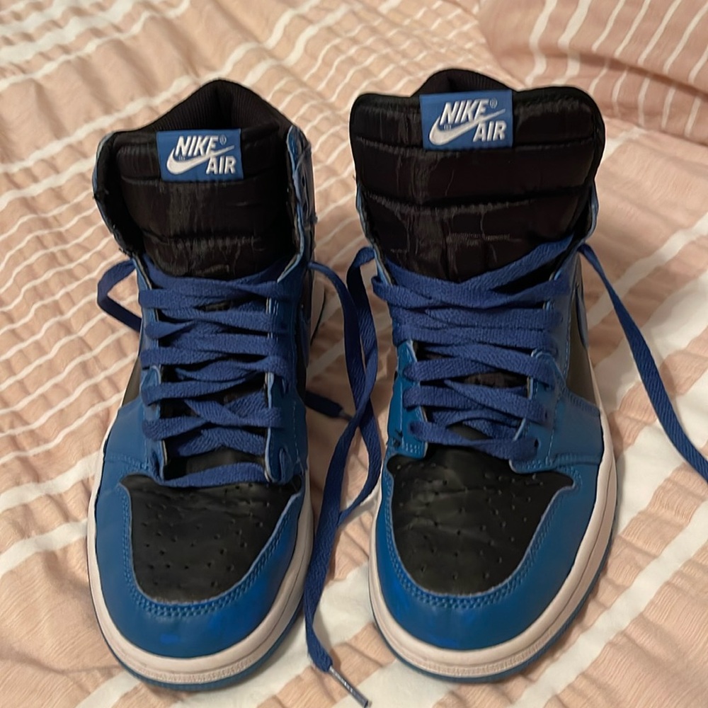 Nike Air Jordan 1 Retro High OG “Dark Marina Blue”